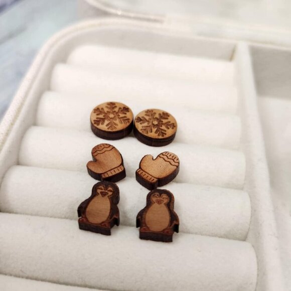 Winter Themed Earrings - Picture 5 of 6